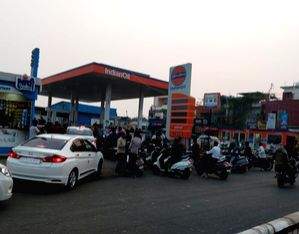 Drivers' protest against new hit-and-run law triggers fuel shortage in MP