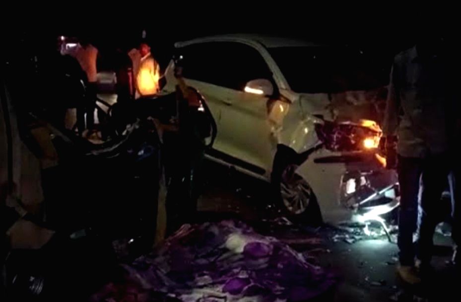 Gujarat: 5 members of family killed in road accident