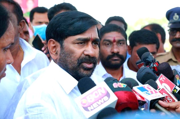 Centre conspiring to stop electricity sale to Telangana: Minister