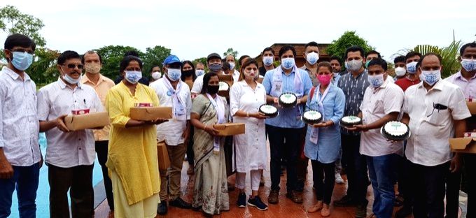 Free Photo: Goa AAP offers cake to defector MLAs; launches clean ...
