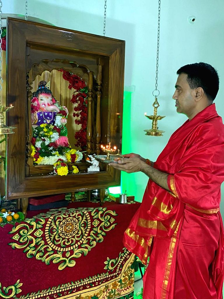 Goa CM offers prayers to Lord Ganesha on Ganesh Chaturthi