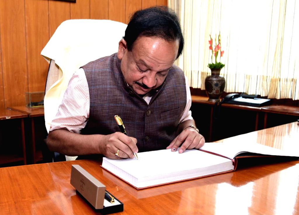 Harsh Vardhan takes charge as Science and Technology Minister
