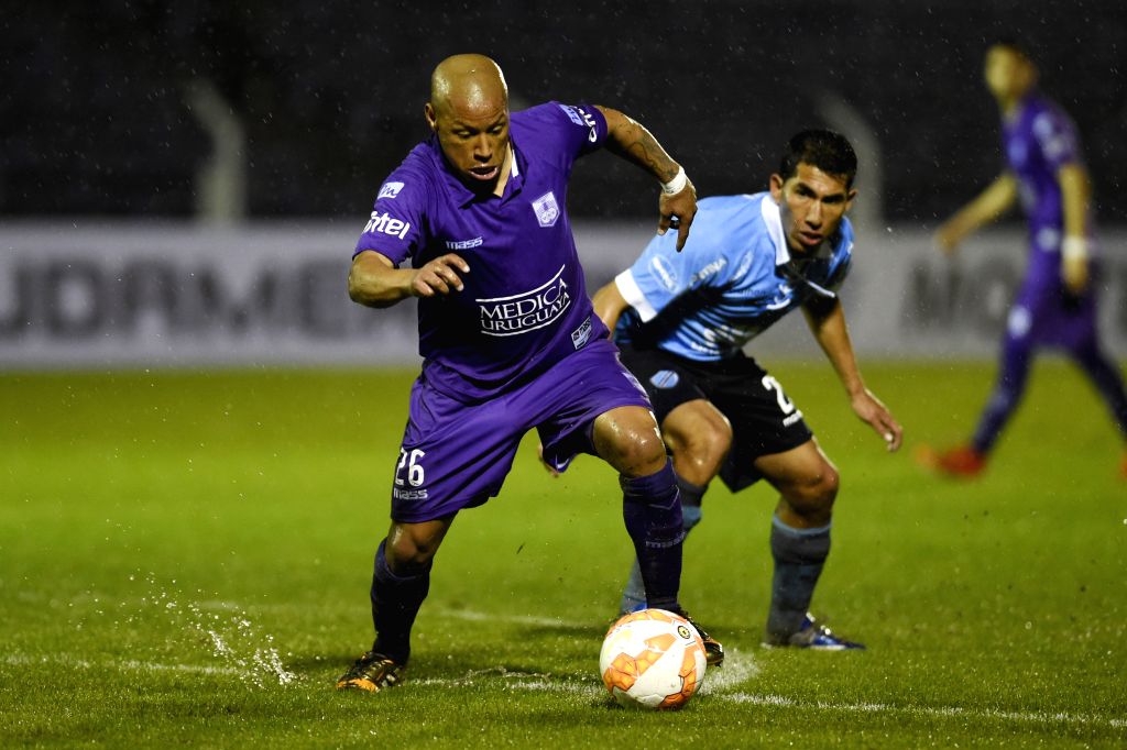 URUGUAY-MONTEVIDEO-SOCCER-DEFENSOR SPORTING VS BOLIVAR