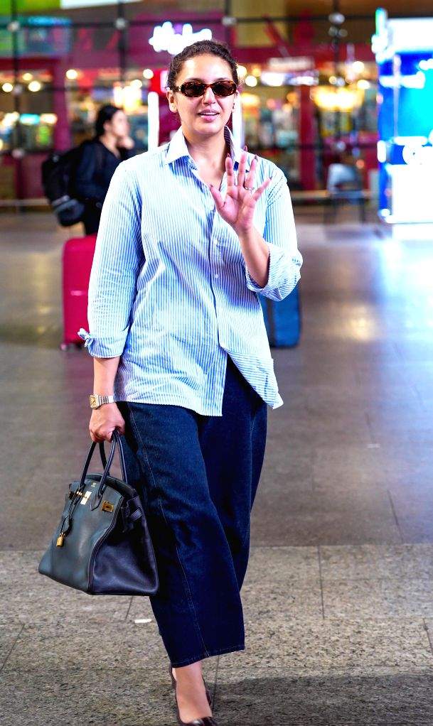 Huma Qureshi Spotted at Airport