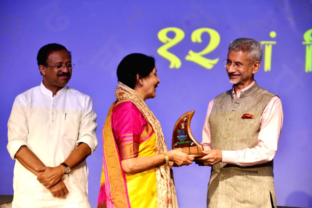 India-born writer from Australia honoured at 12th World Hindi Conference