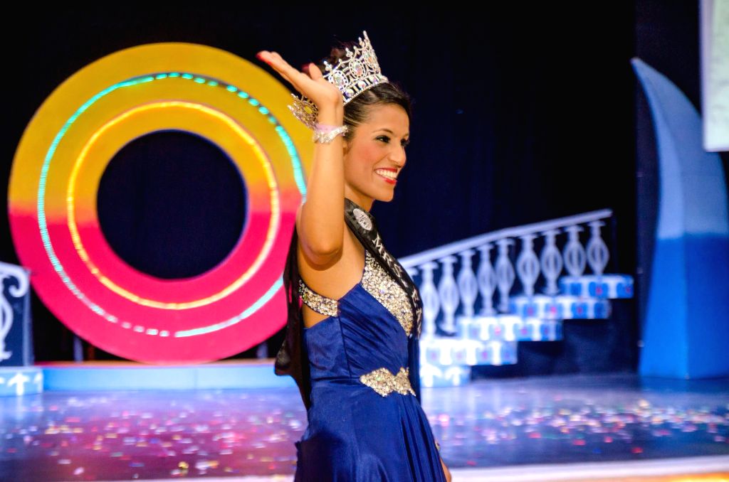 Indian beauty wins Mrs.Earth 2015 pageant