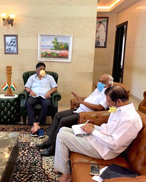K R Ramesh Kumar Party Bengaluru: DK Shivakumar meets K. R. Ramesh Kumar