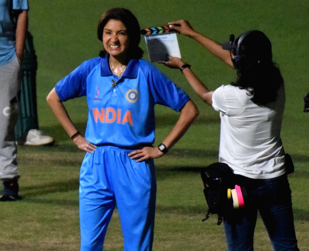 Kolkata : Actress Anushka Sharma during the shoot of her upcoming film