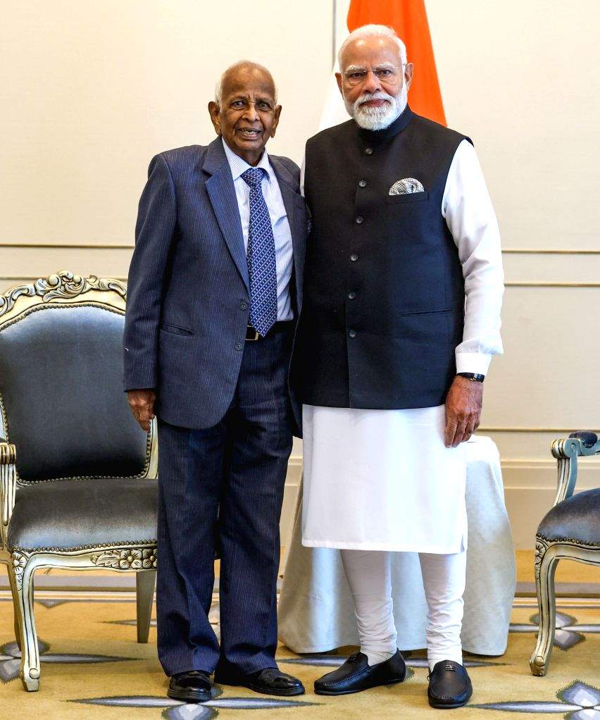 Kuala Lumpur: PM Modi Meets INA Veteran Jeyaraj Raja Rao