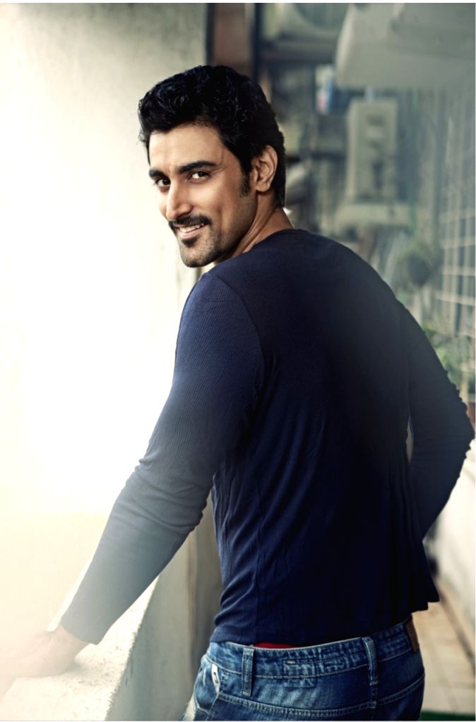 Kunal Kapoor to stage play in US, Pakistan ()