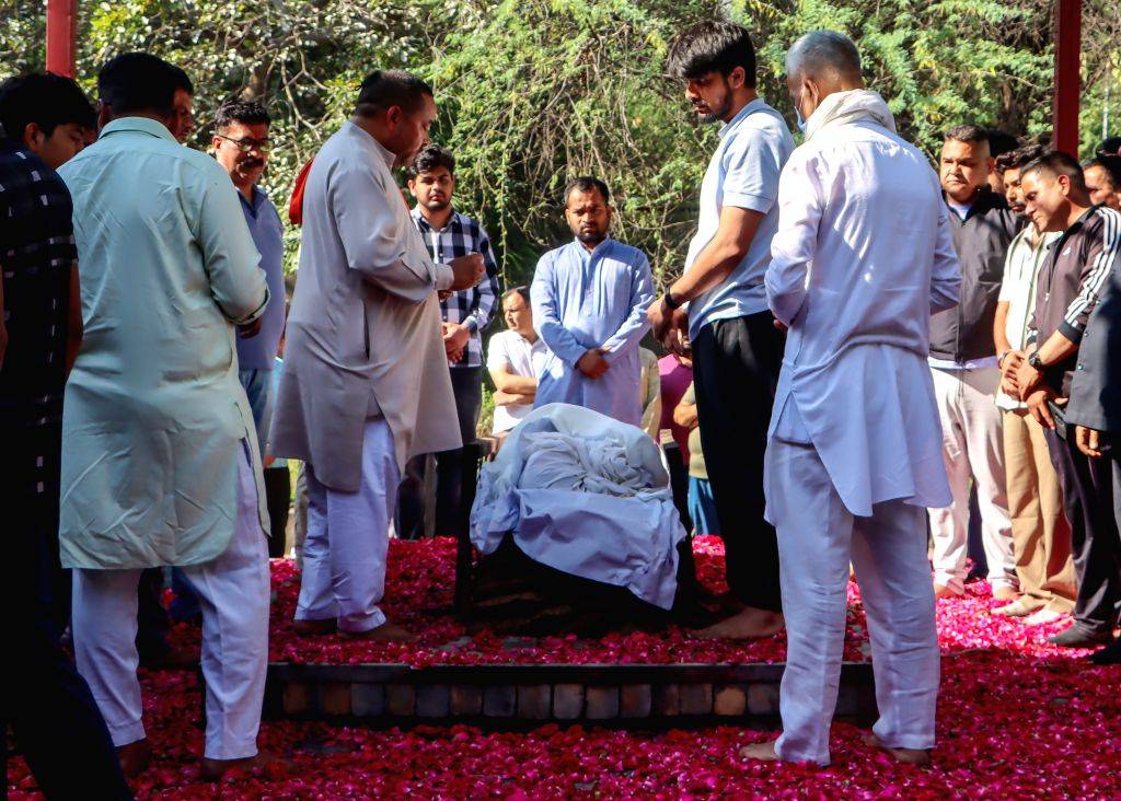 Last rites of Harish Rana