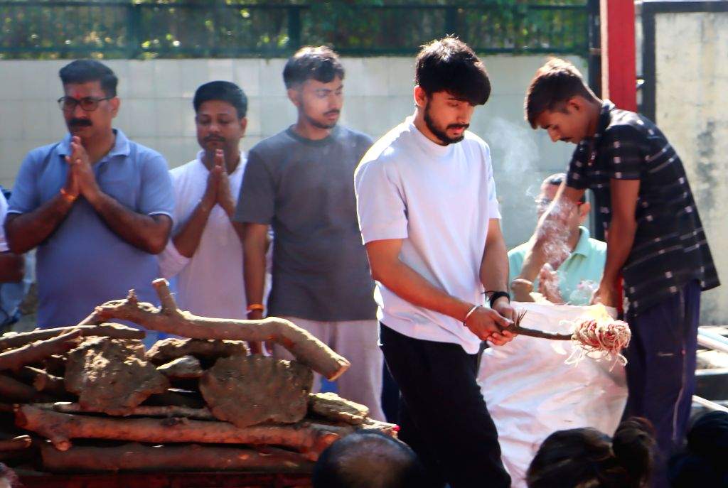 Last rites of Harish Rana