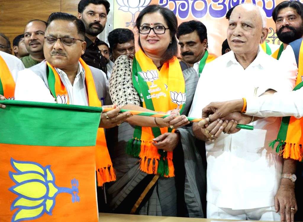 Independent Mp Lok Sabha Independent MP Sumalatha Ambareesh joins BJP in the presence ...