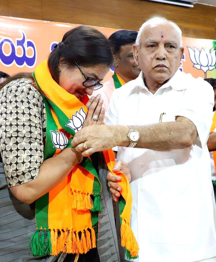 Independent Mp Lok Sabha Independent MP Sumalatha Ambareesh joins BJP in the presence ...