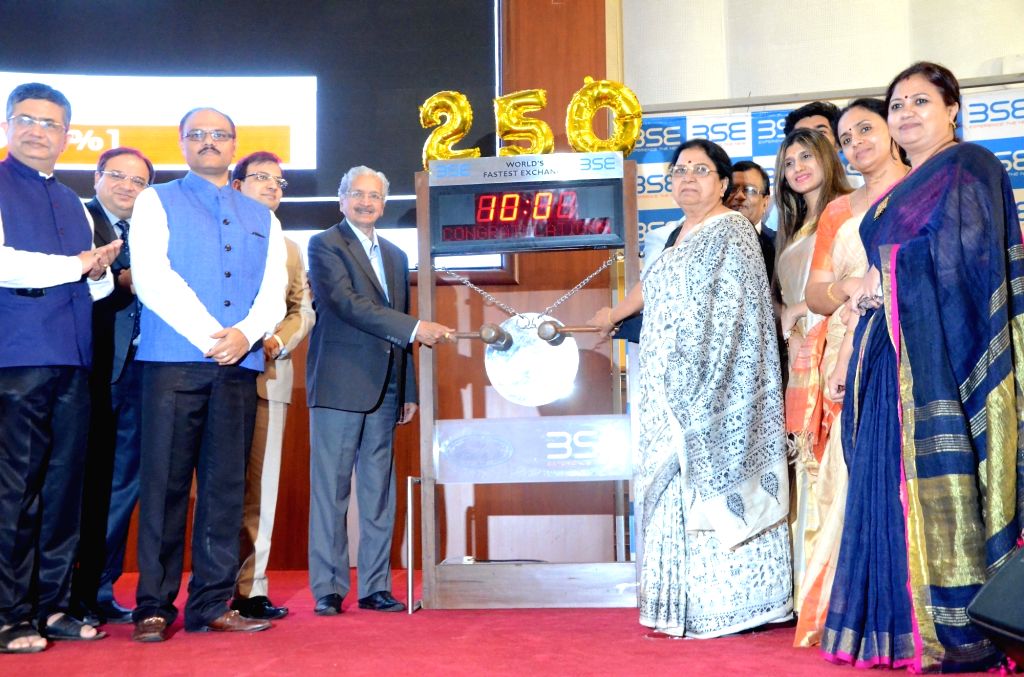 Bell ringing ceremony at the listing of 250 companies on SME