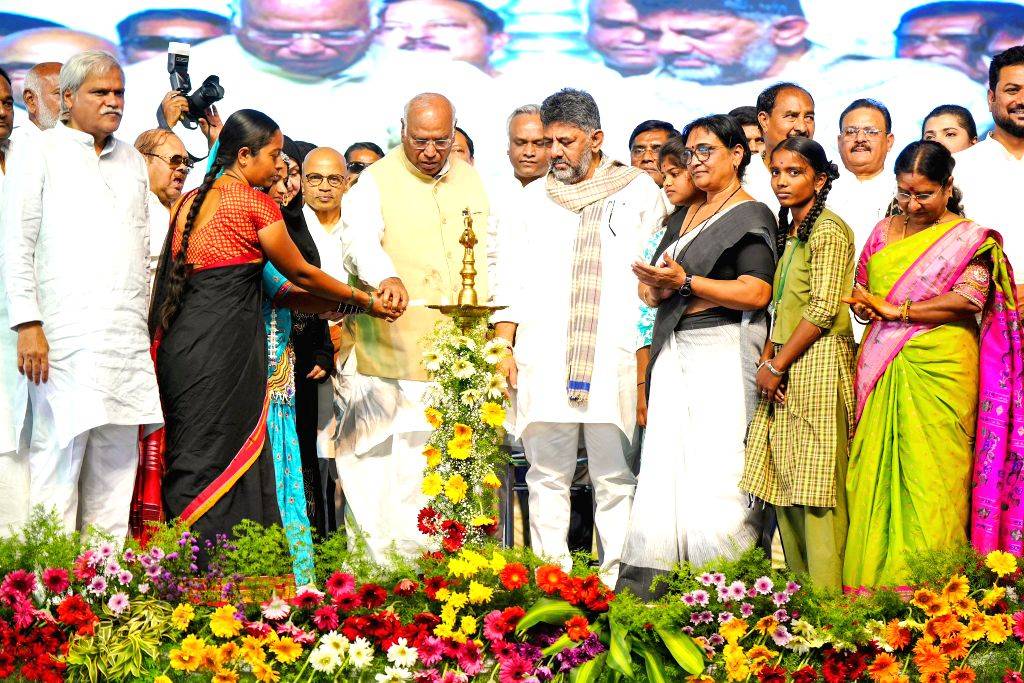Mallikarjun Kharge inaugurates various projects