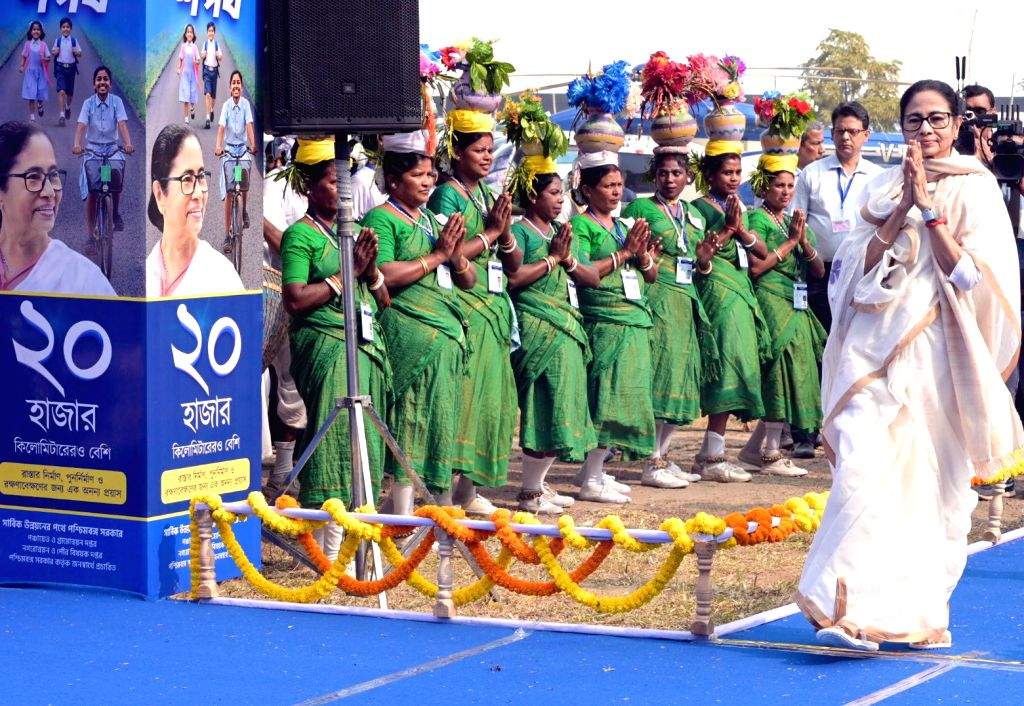Pathashree Mamata Banerjee Launches Pathashree-Rathashree 4 at public Rally
