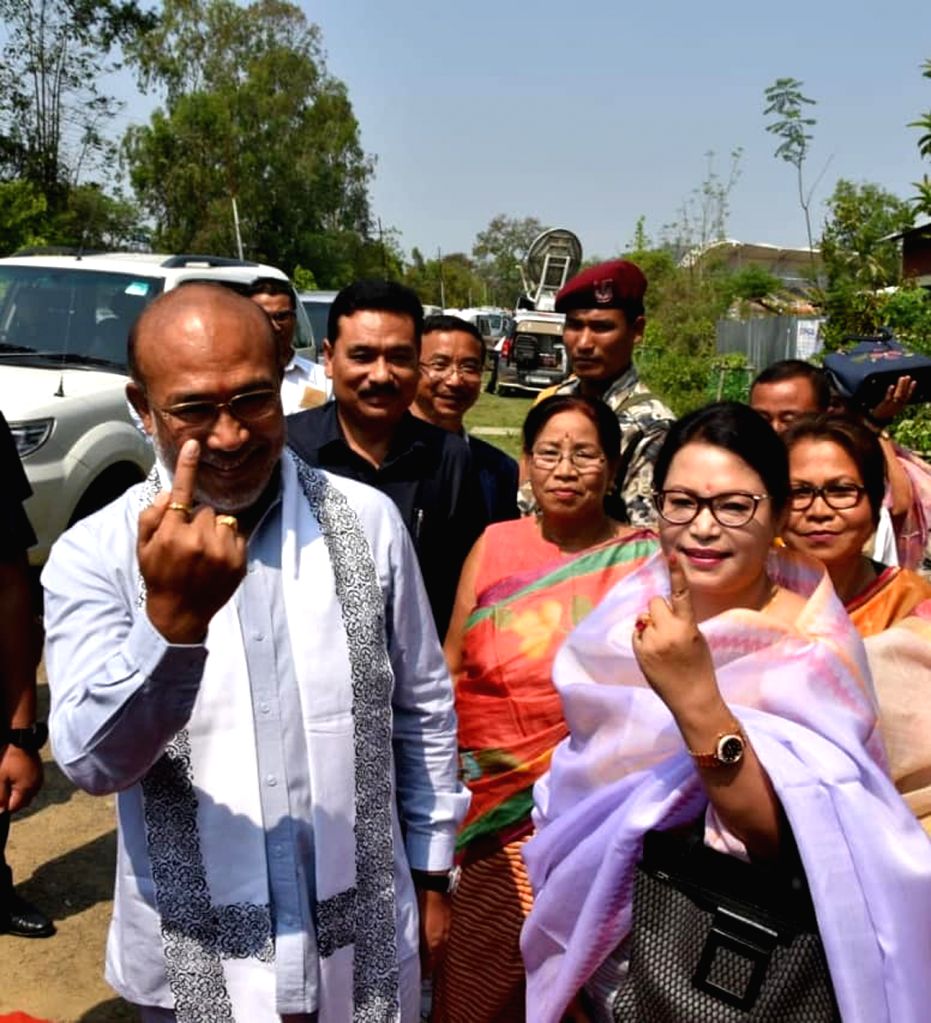 2019 Lok Sabha elections - Phase II - N. Biren Singh casts vote