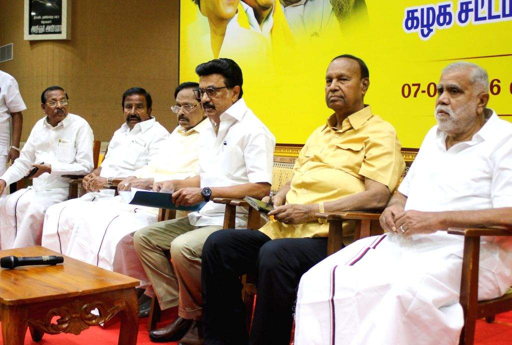 MK Stalin chairs meeting of newly elected DMK MLAs-designate