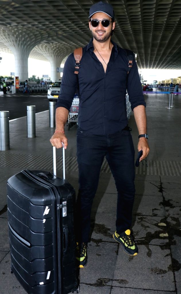 Actor Saurabh Raaj Jain Spotted At Airport Departure in Mumbai