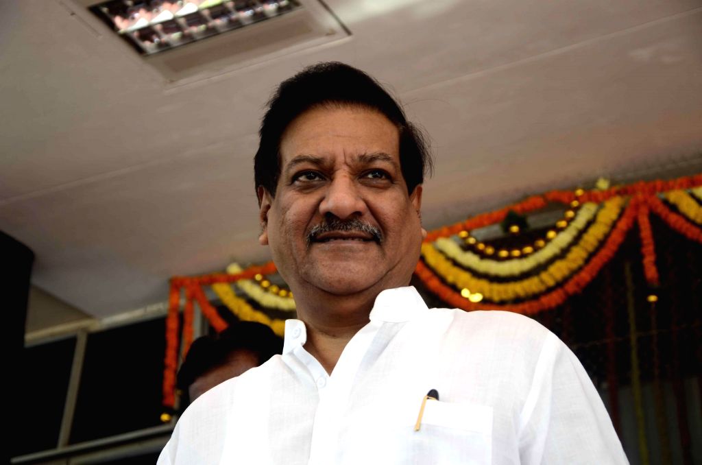 Prithviraj Chavan arrives at Maharashtra Legislative Assembly