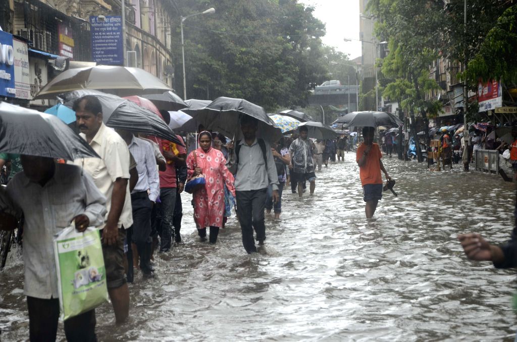 Heavy rains paralyse Mumbai