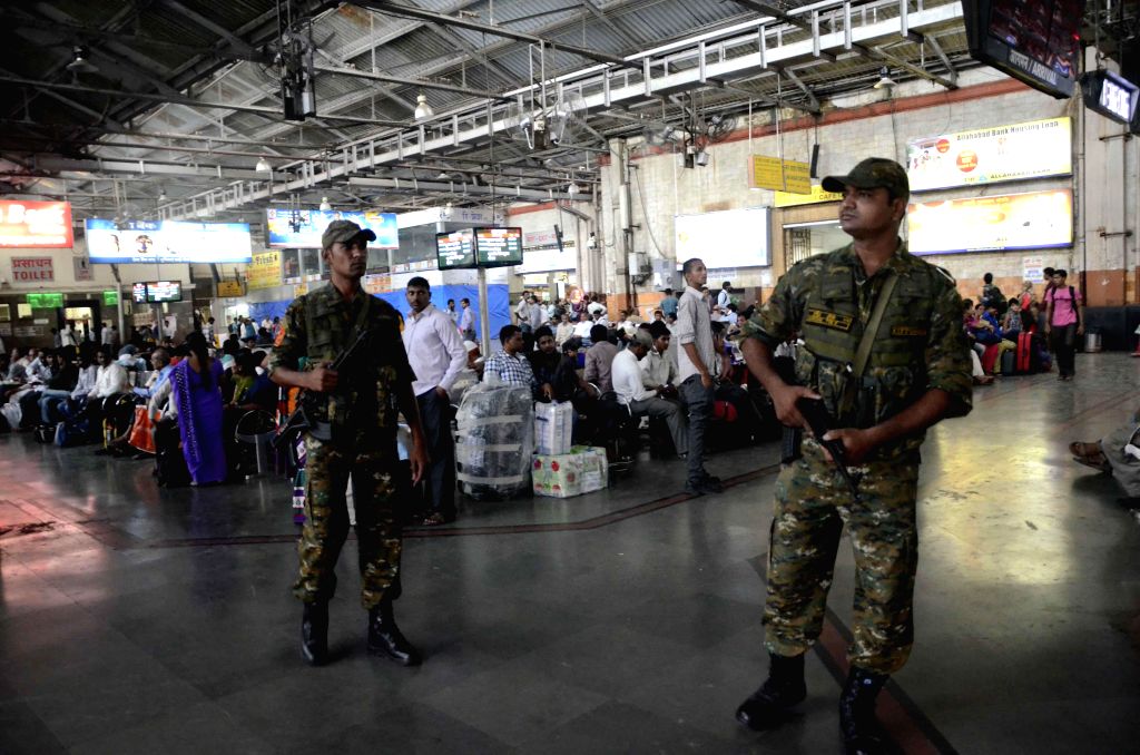 40 commando recruit at CST
