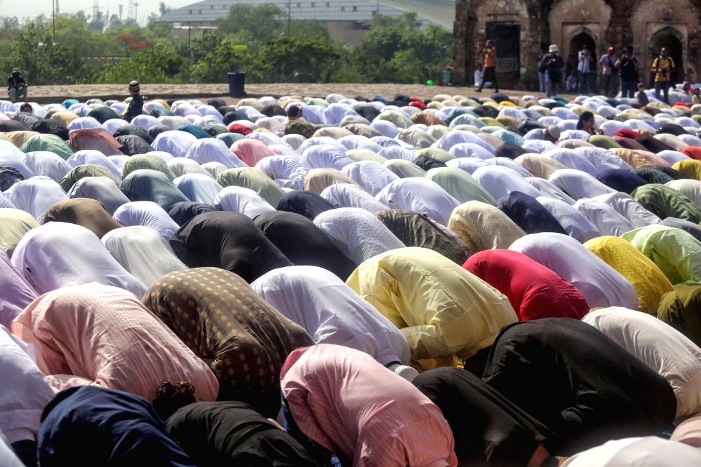 New Delhi : Muslims offer Eid-ul-Fitr prayers at Feroz Shah Kotla