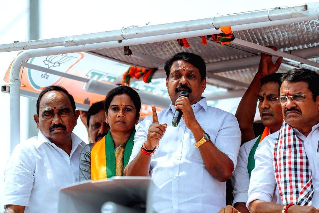Modakurichi Nainar Nagenthran campaigns in Modakurichi