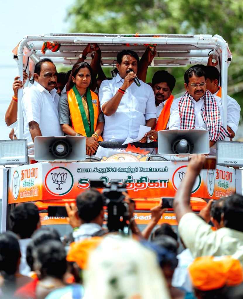 Modakurichi Nainar Nagenthran campaigns in Modakurichi