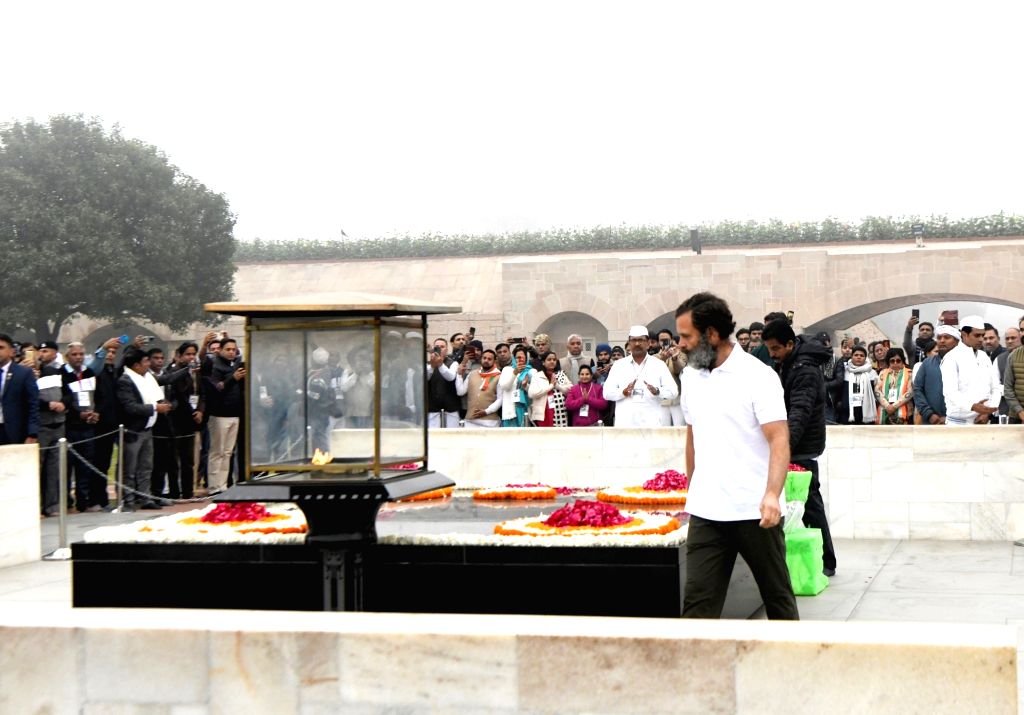 New Delhi :Congress leader Rahul Gandhi pays tributes to Mahatma Gandhi ...