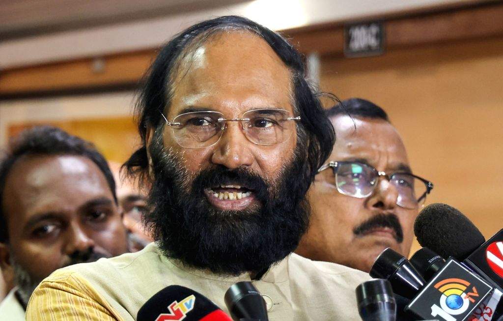 Niv Reddy N. Uttam Kumar Reddy & Revanth Reddy address media
