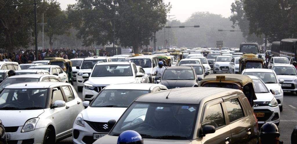 New Delhi : Vehicles stuck in a traffic jam at the India Gate