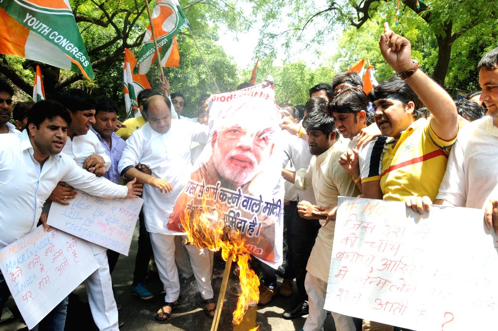 Congress demonstration against Modi's remarks