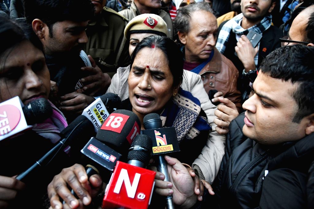 Nirbhaya's mother Asha Devi flashes the victory sign