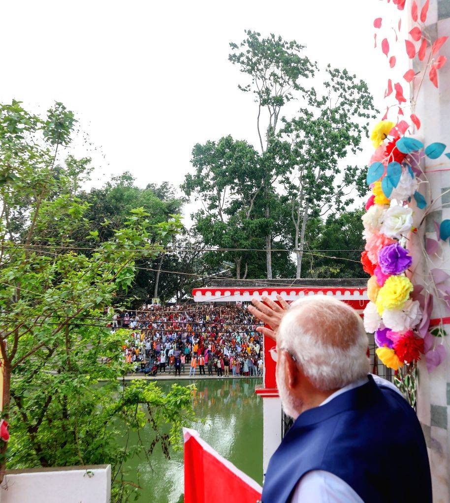 North 24 Parganas: PM Modi Offers Prayers at Matua Thakur Temple
