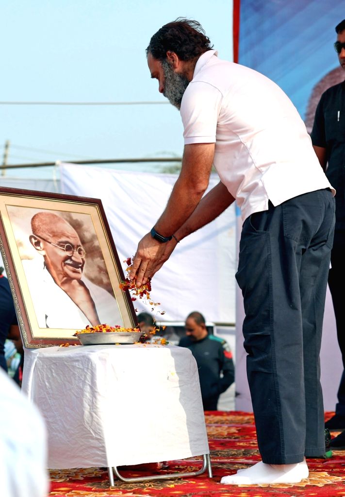 Nuh : Congress leader Rahul Gandhi pays tribute to Mahatma Gandhi