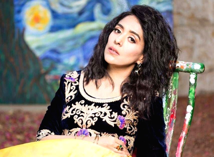 Pak actress Yasra Rizvi: I always longed for a boyfriend like SRK