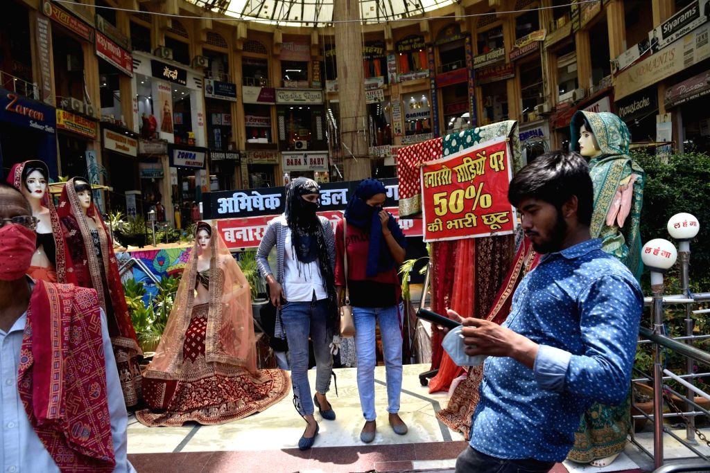 Shops and commercial activity in Patna