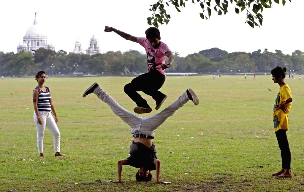 B-boying at Maidan
