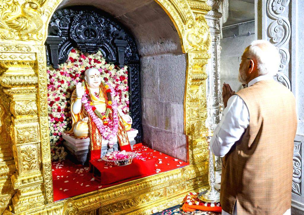 PM Modi Offers Prayers at Sri Guru Bhairavaikya Mandira