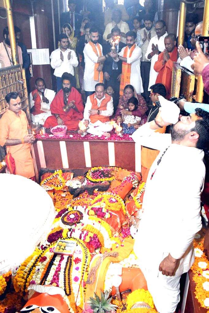 Union Minister and BJP President JP Nadda offers prayer at Bade Hanuman ...