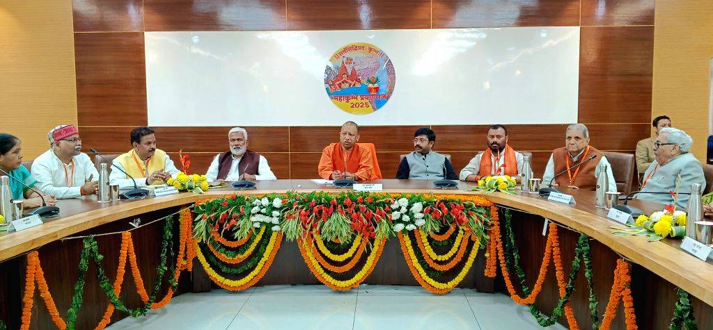 Prayagraj : Uttar Pradesh CM Yogi Adityanath chairs a meeting with the ...