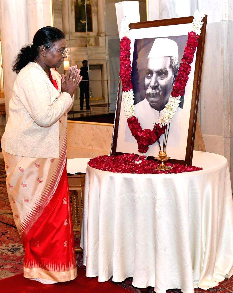 President Droupadi Murmu pays floral tributes to Dr Rajendra Prasad