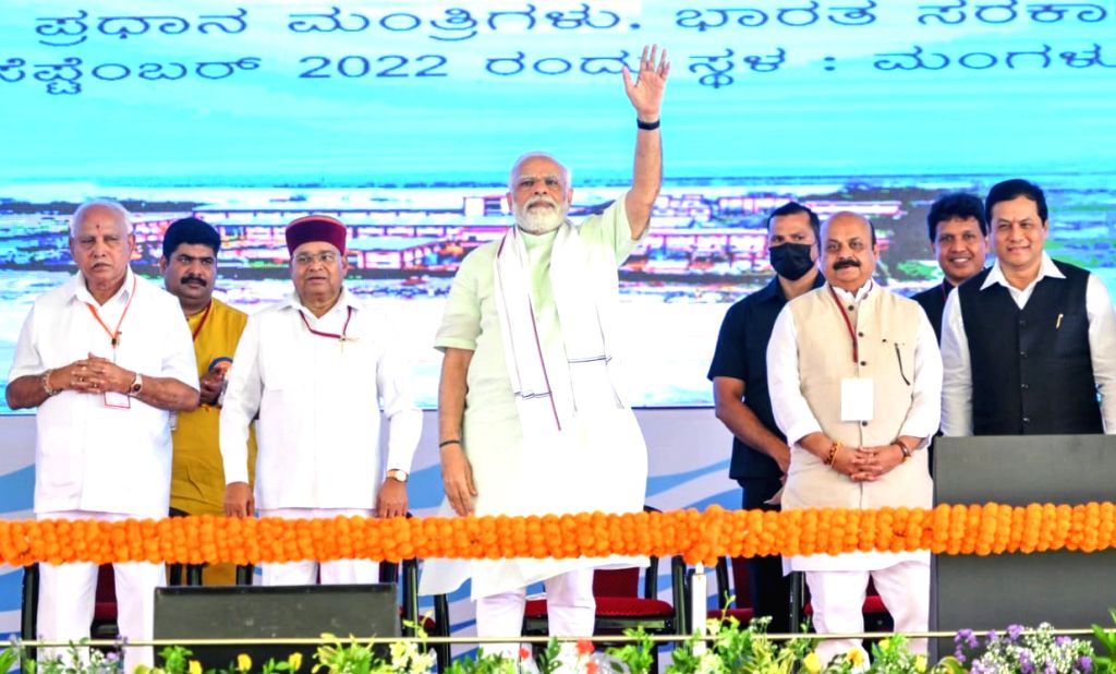 :Mangaluru:Prime Minister Narendra Modi during inauguration and ...