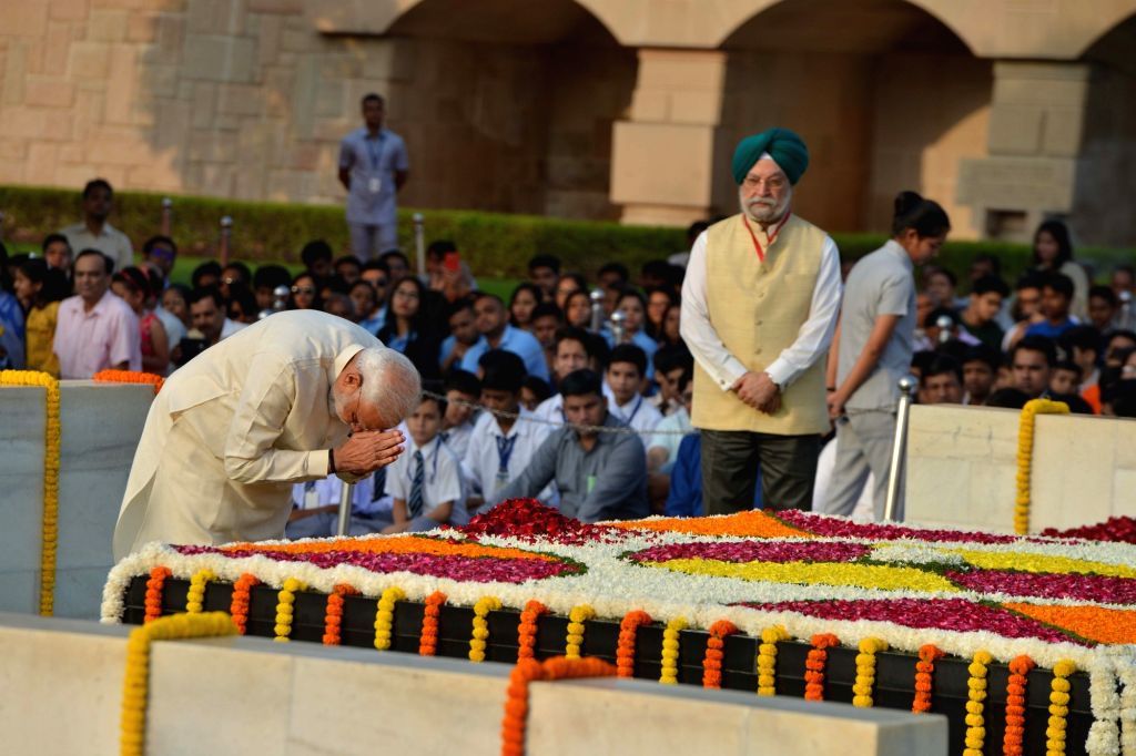 PM Modi pays tribute to Mahatma Gandhi at Rajghat