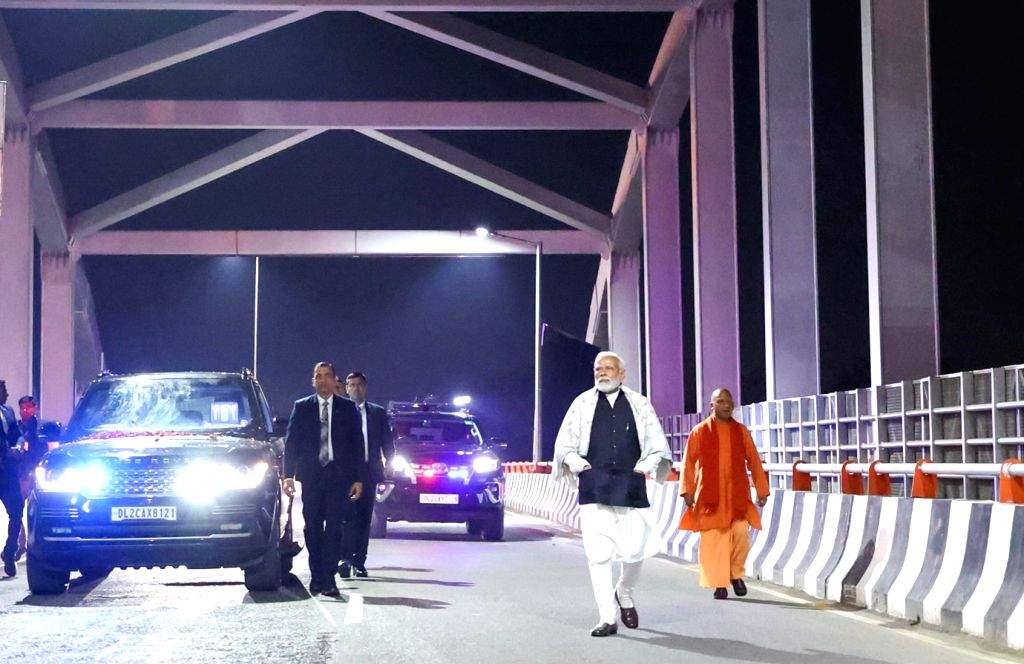 Prime Minister Narendra Modi with Uttar Pradesh Chief Minister Yogi ...