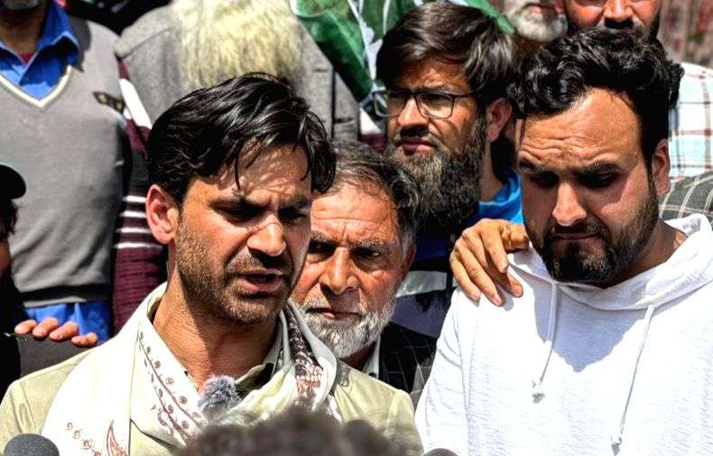 Waheed Sab Dha Pulwama : PDP candidate Waheed-Ur-Rehman Para campaigns for Lok Sabha ...
