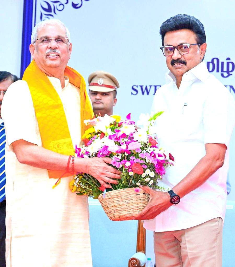 Rajendra Arlekar takes oath as Tamil Nadu Governor