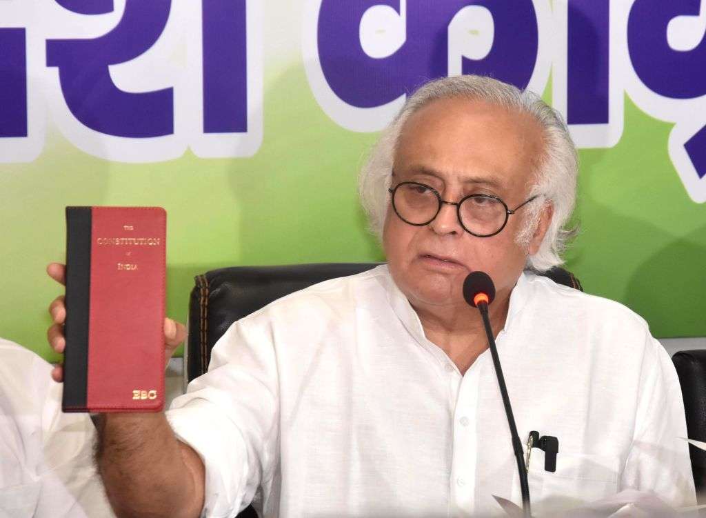 Ranchi : Congress leader Jairam Ramesh addresses a press conference
